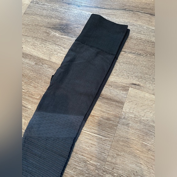 SPANX Seamless Moto Leggings - Picture 5 of 6